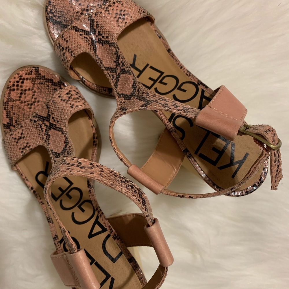 KELSEY DAGGER STACKED HEEL ANIMAL PRINT SANDAL SZ6